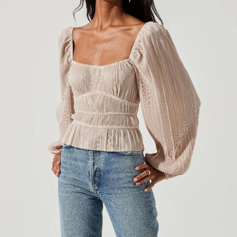 Top - Picture 2 of 2